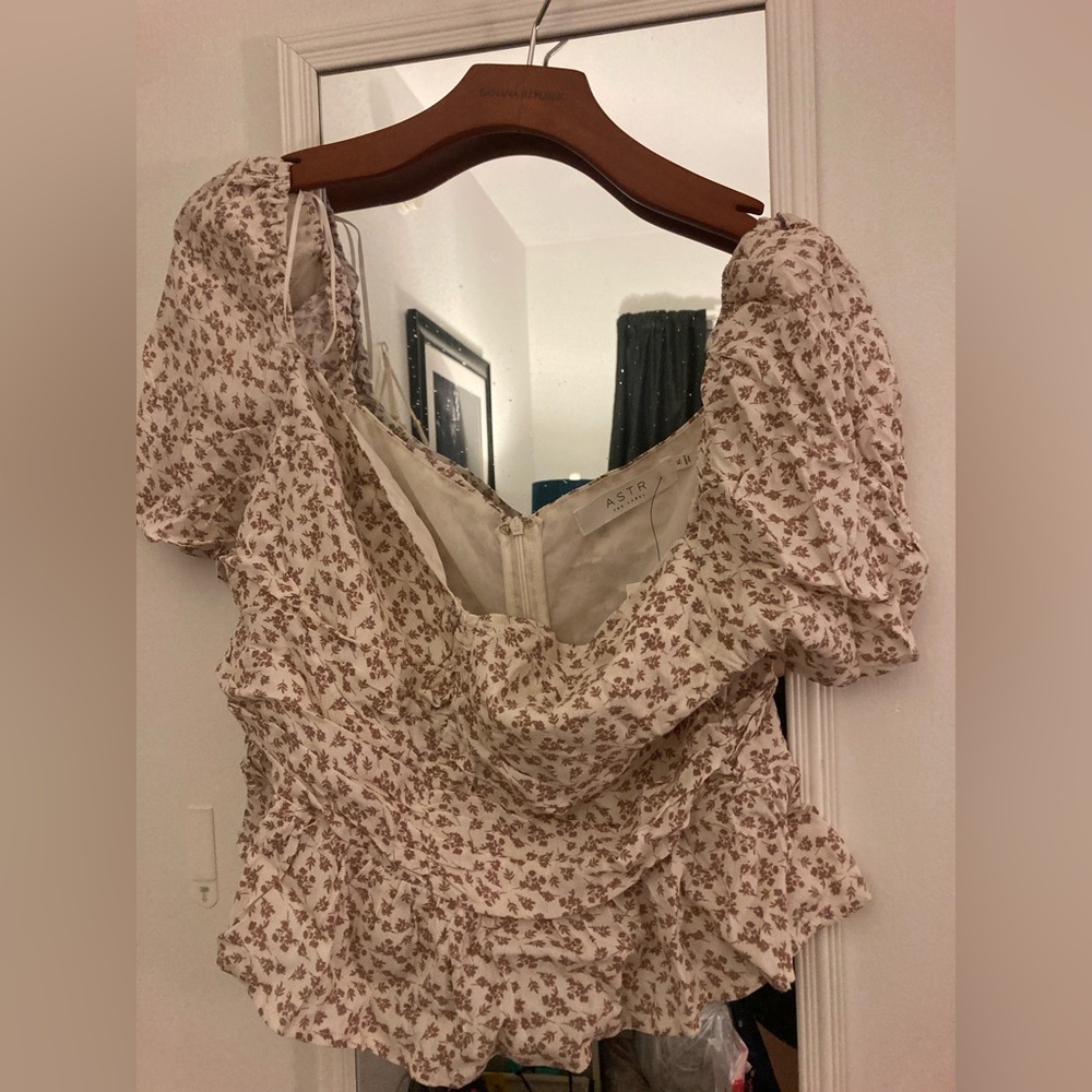 Astr Floral Cream and Brown Puff Sleeve Peplum Blouse